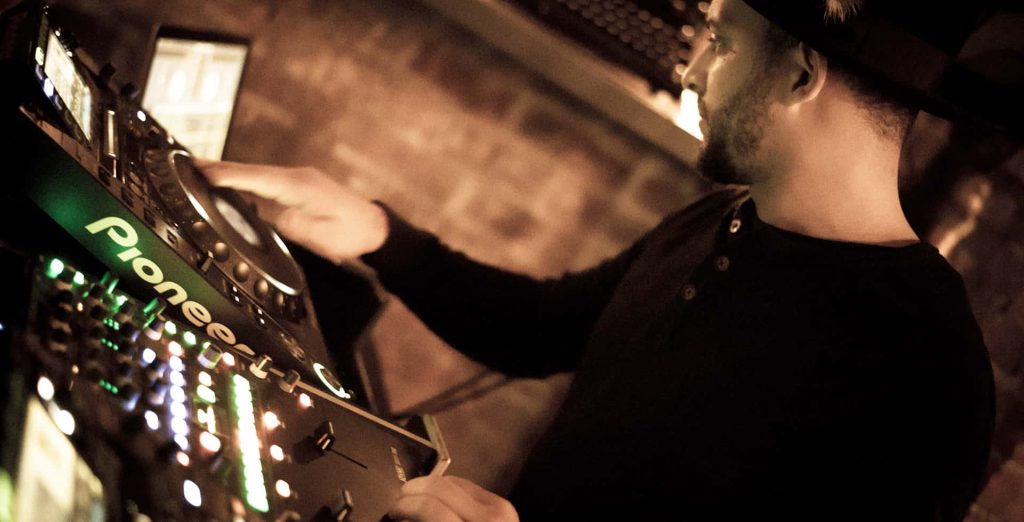 Best NYC Speakeasies – Tanner Smith’s