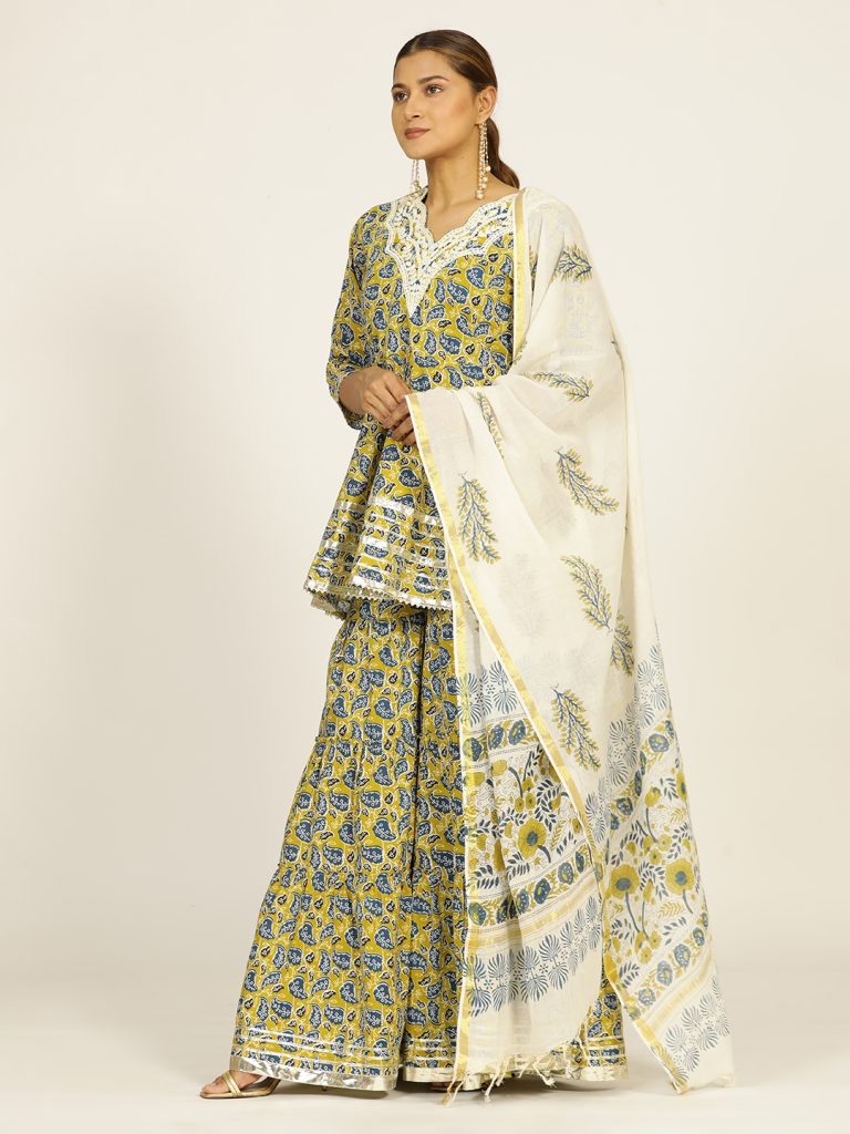 Stylish Suits Set for Women – Embrace Elegance Every Day!