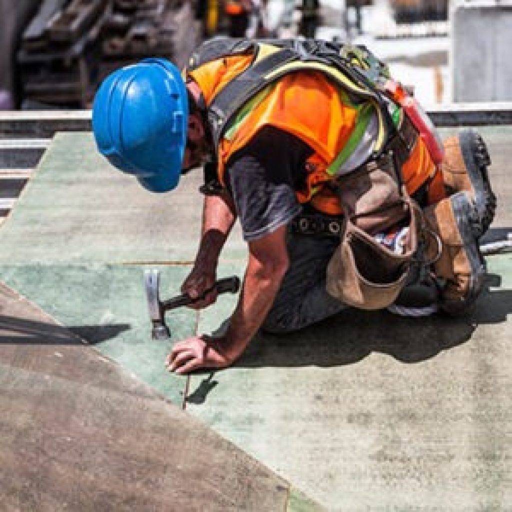 Modern residential roofing design: stylish, durable options