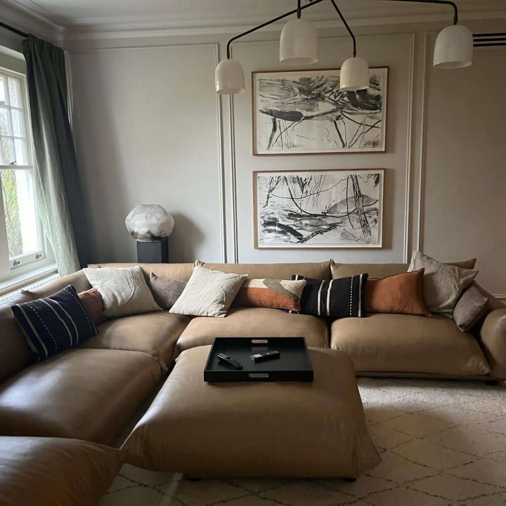 Chic Banquette for Sale: Stylish, Space-Saving Dining Seating Chic Banquette for Sale: Stylish, Space-Saving Dining Seating