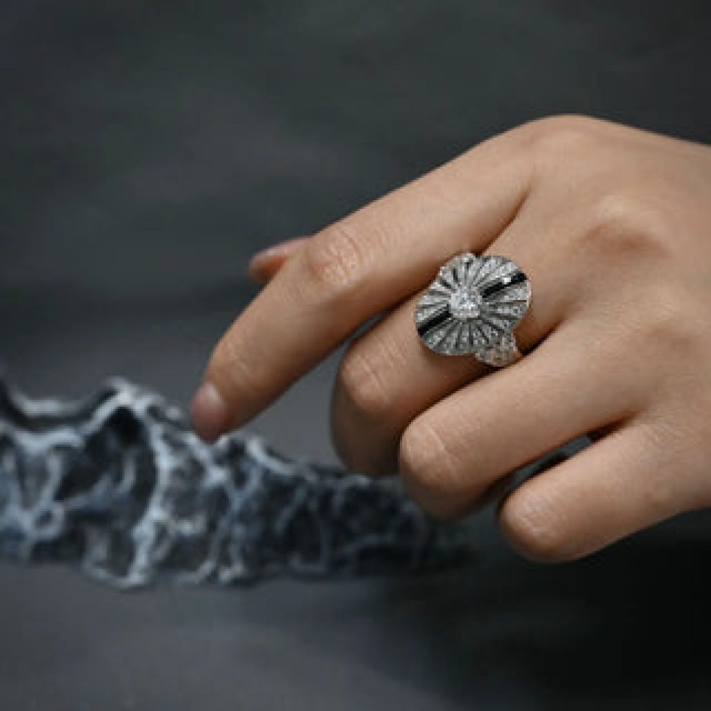 Luxury Diamon Jewelry in Dubai: Exclusive Diamonds, Craft, and Style