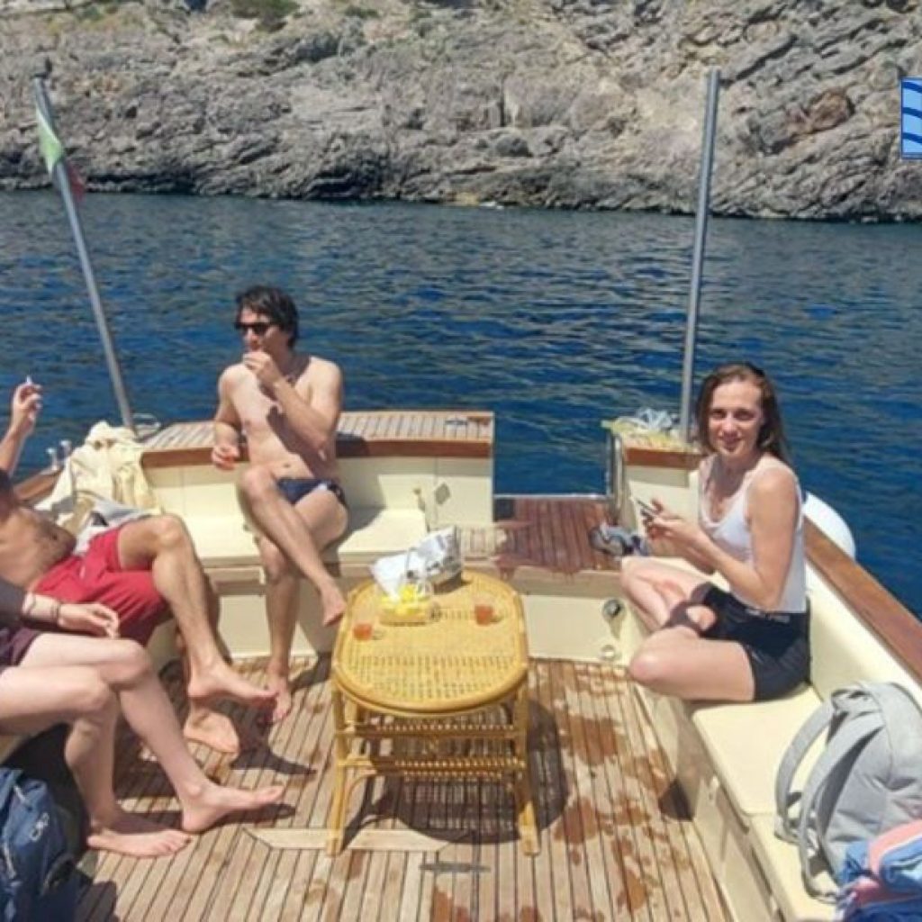 Scopri le acque blu di Positano: avventure subacquee indimenticabili