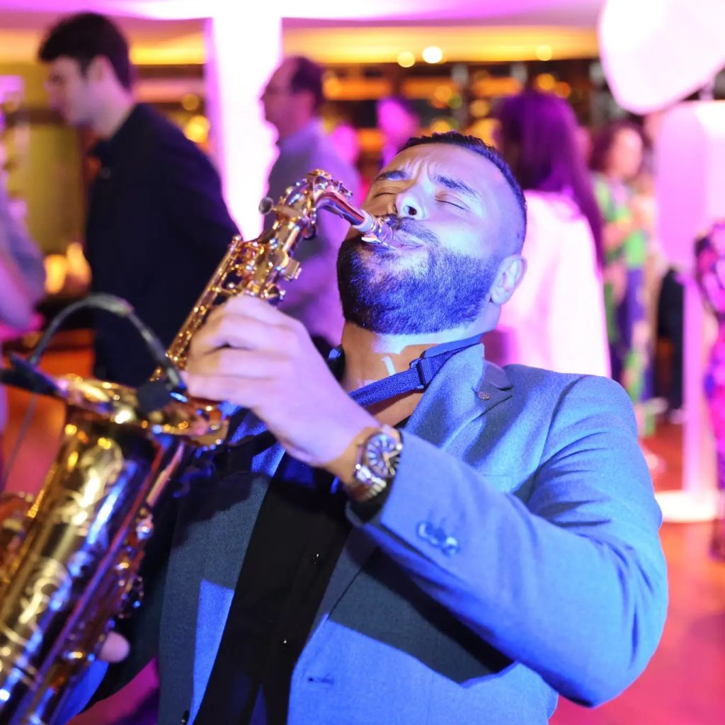 Enthralling Saxophone Entertainment for Your Sydney Event Enthralling Saxophone Entertainment for Your Sydney Event