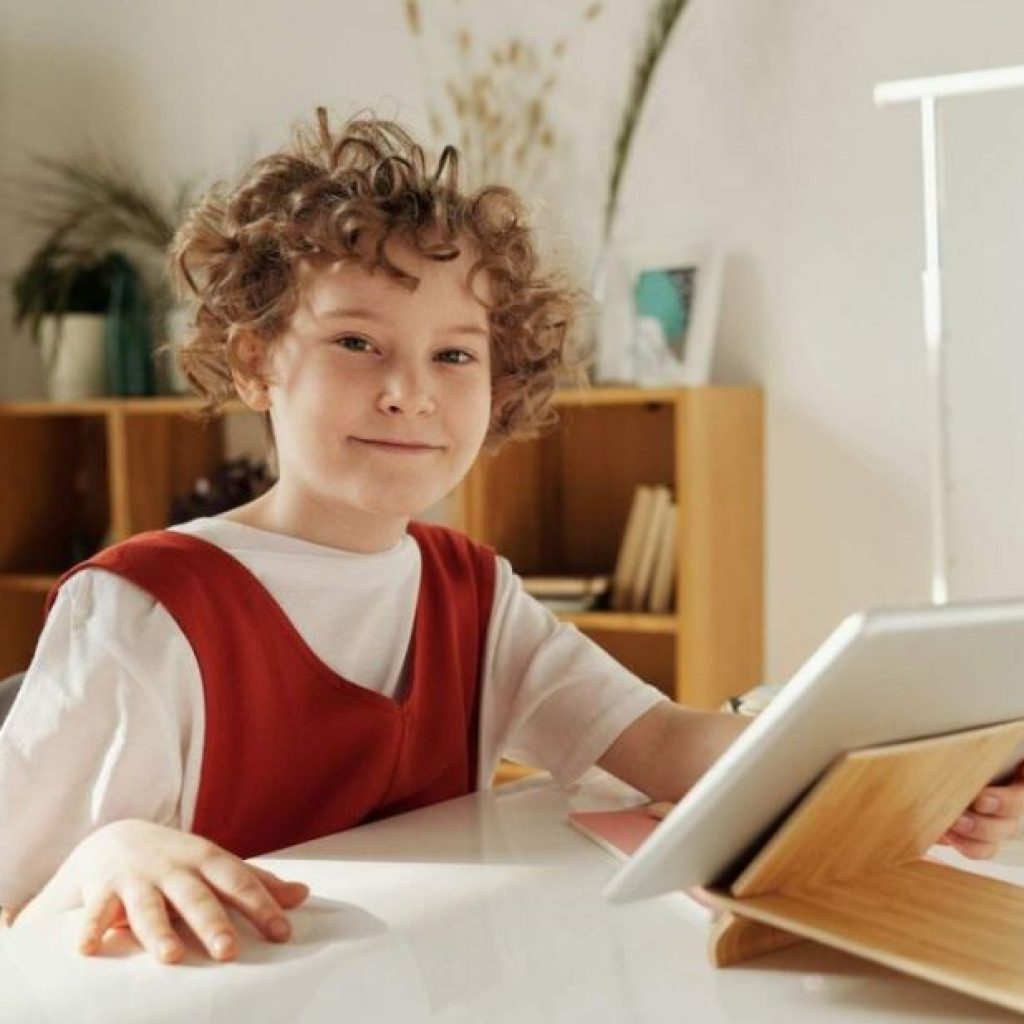 Unlock Early Reading: Engaging Phonics-Inspired Books for Young Learners Unlock Early Reading: Engaging Phonics-Inspired Books for Young Learners