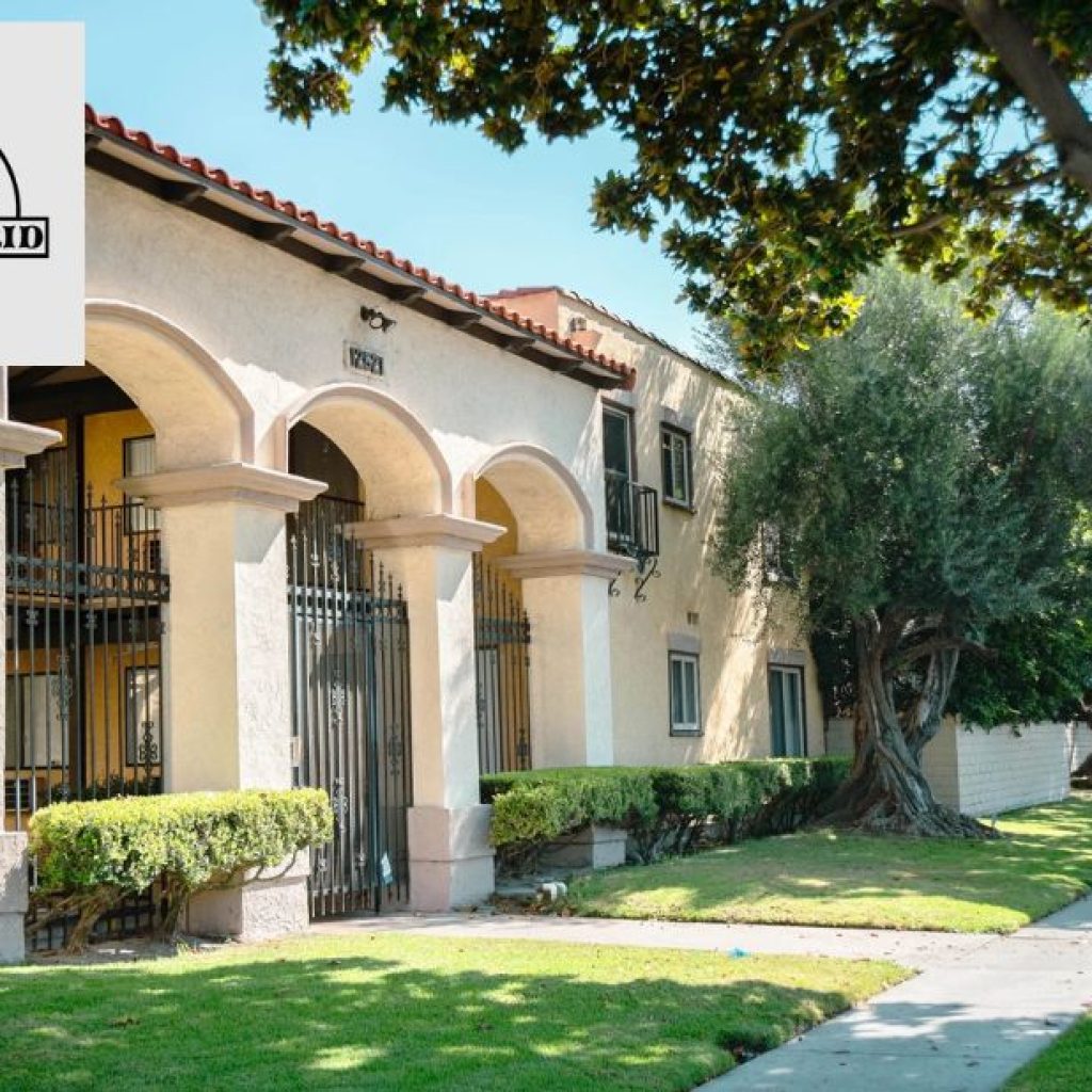 Modern Living in a Prime Lakewood Location Modern Living in a Prime Lakewood Location