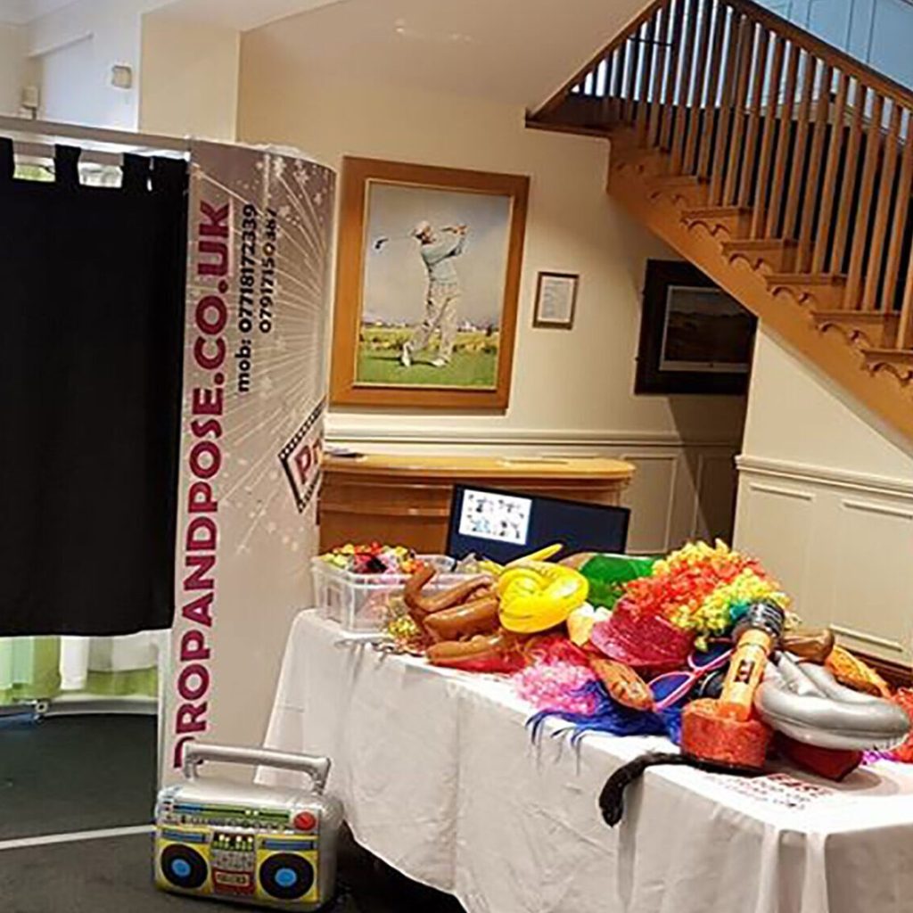 Discover Photo Booth For Weddings Cost and What’s Included