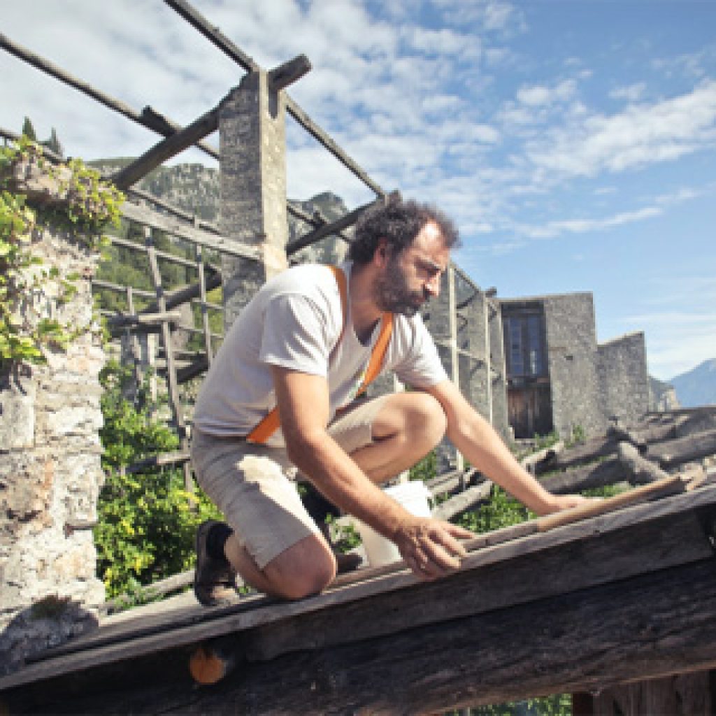 Experts in Tile Roof Installation You Can Trust Experts in Tile Roof Installation You Can Trust