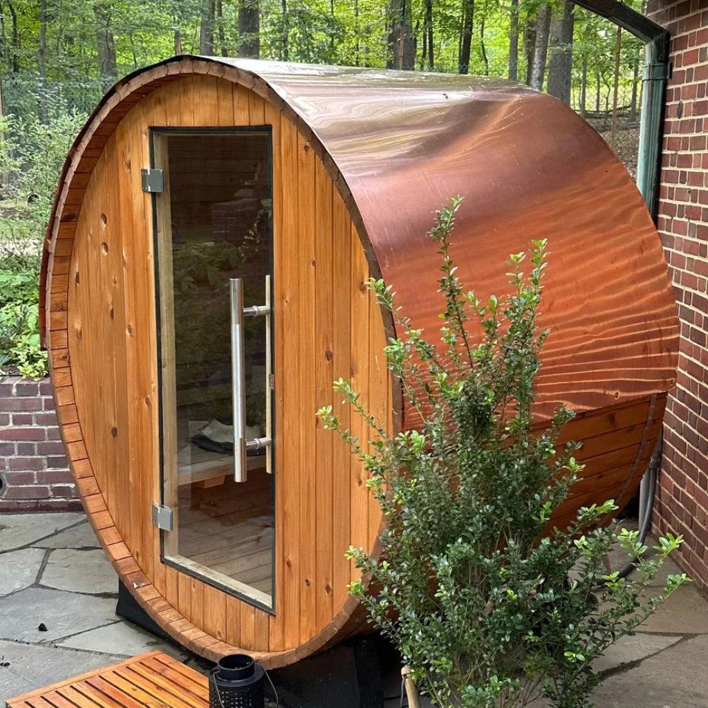 Timeless Barrel Sauna in Cedar for Your Garden Retreat