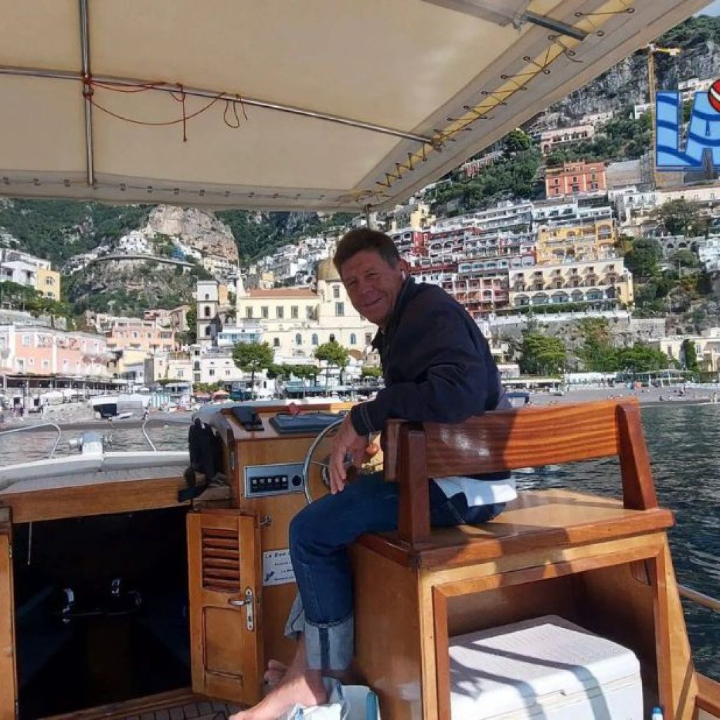 Explore Capri by luxury boat along the Amalfi Coast Explore Capri by luxury boat along the Amalfi Coast