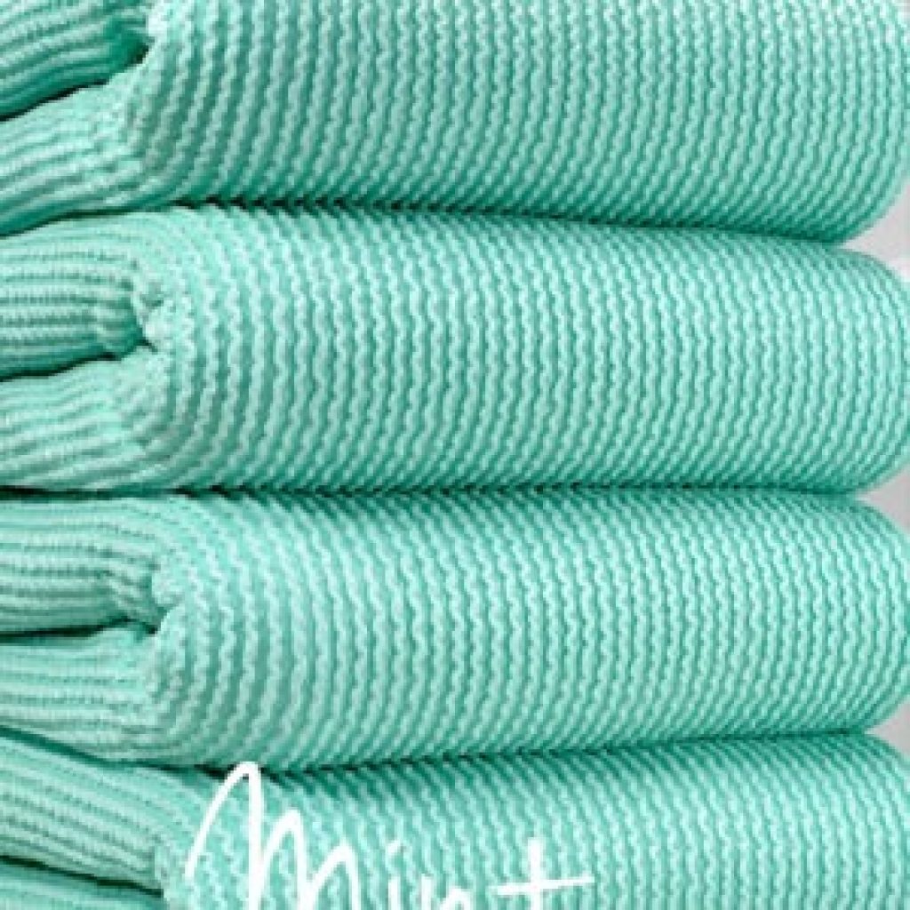 Discover the New Hair Accessories Line for a Chic, Playful Look Discover the New Hair Accessories Line for a Chic, Playful Look