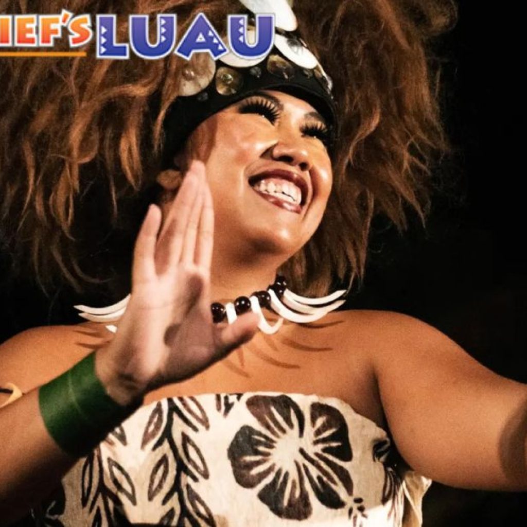 Experience a True Hawaiian Luau: Food, Dance and Island Traditions Experience a True Hawaiian Luau: Food, Dance and Island Traditions