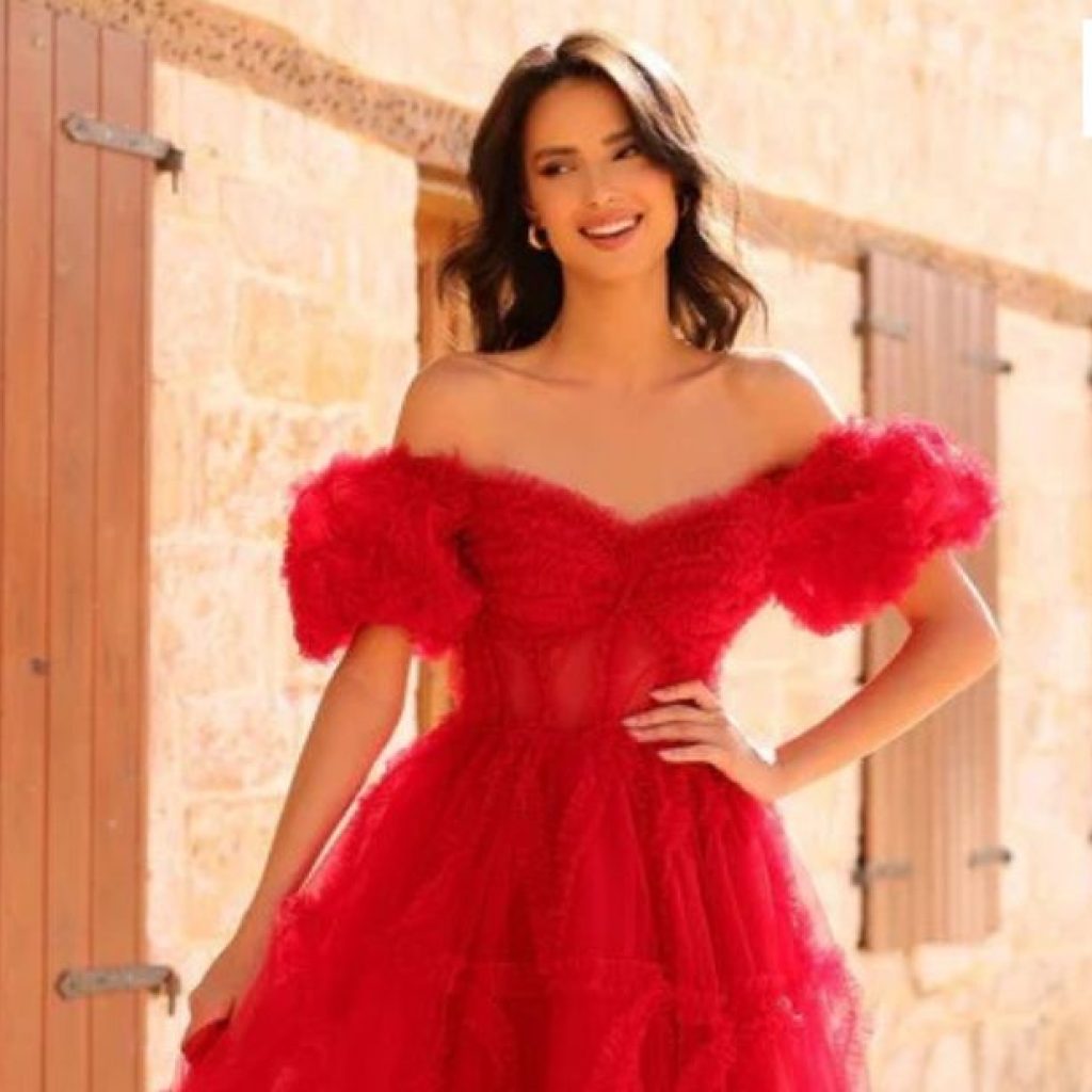 Effortless Eveningwear: Discover Flattering Dresses for Every Occasion Effortless Eveningwear: Discover Flattering Dresses for Every Occasion