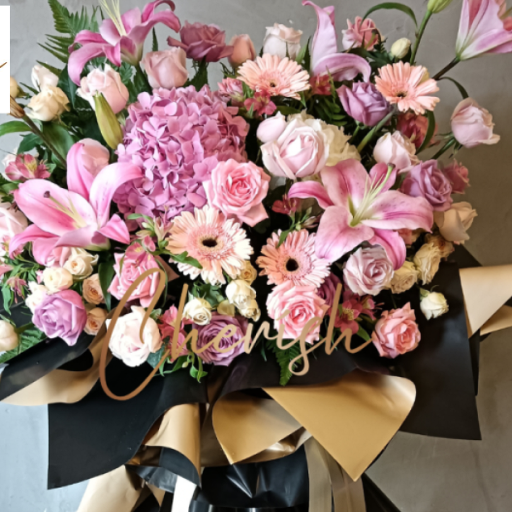 Celebrate Achievements with Fresh Graduation Bouquets in Ipoh